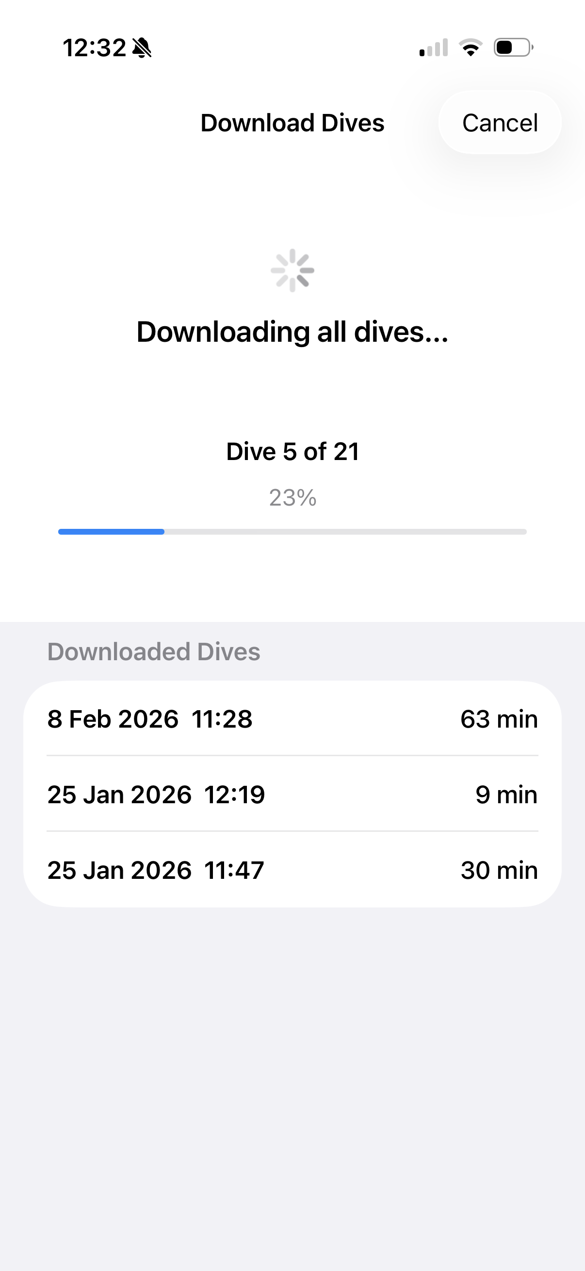 Download in progress with a list of downloaded dives